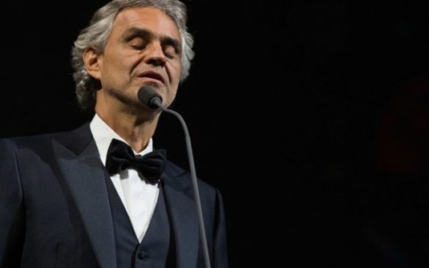 Furto da mezzo milione nella villa di Bocelli