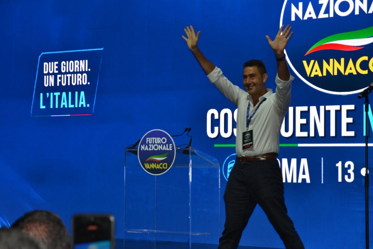 Futuro Nazionale, nasce il partito di Vannacci: “Non mi alleo con il centrodestra che porta avanti l’agenda Draghi”