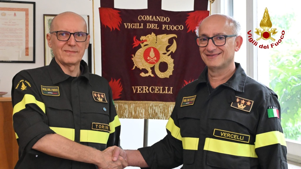 Giannace subentra a Giacalone: passaggio di consegne al Comando dei Vigili del Fuoco di Vercelli