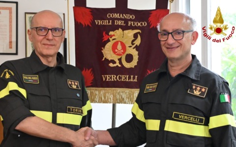 Giannace subentra a Giacalone: passaggio di consegne al Comando dei Vigili del Fuoco di Vercelli