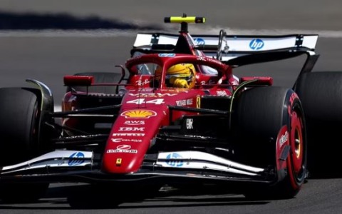 Hamilton: “La Ferrari il team più grande del mondo con i migliori tifosi”