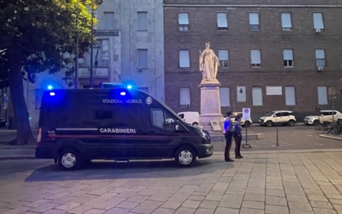 I Carabinieri portano la caserma in piazza: a Pavia debutta la prima “Stazione Mobile” elettrica