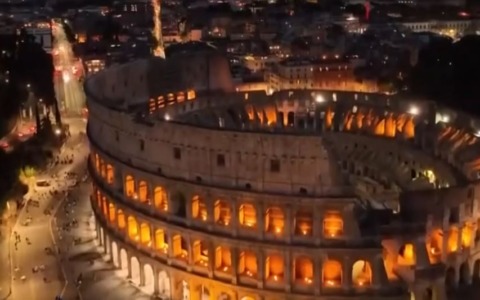 Il Colosseo si illumina di arancione per la Giornata mondiale della distrofia FSHD