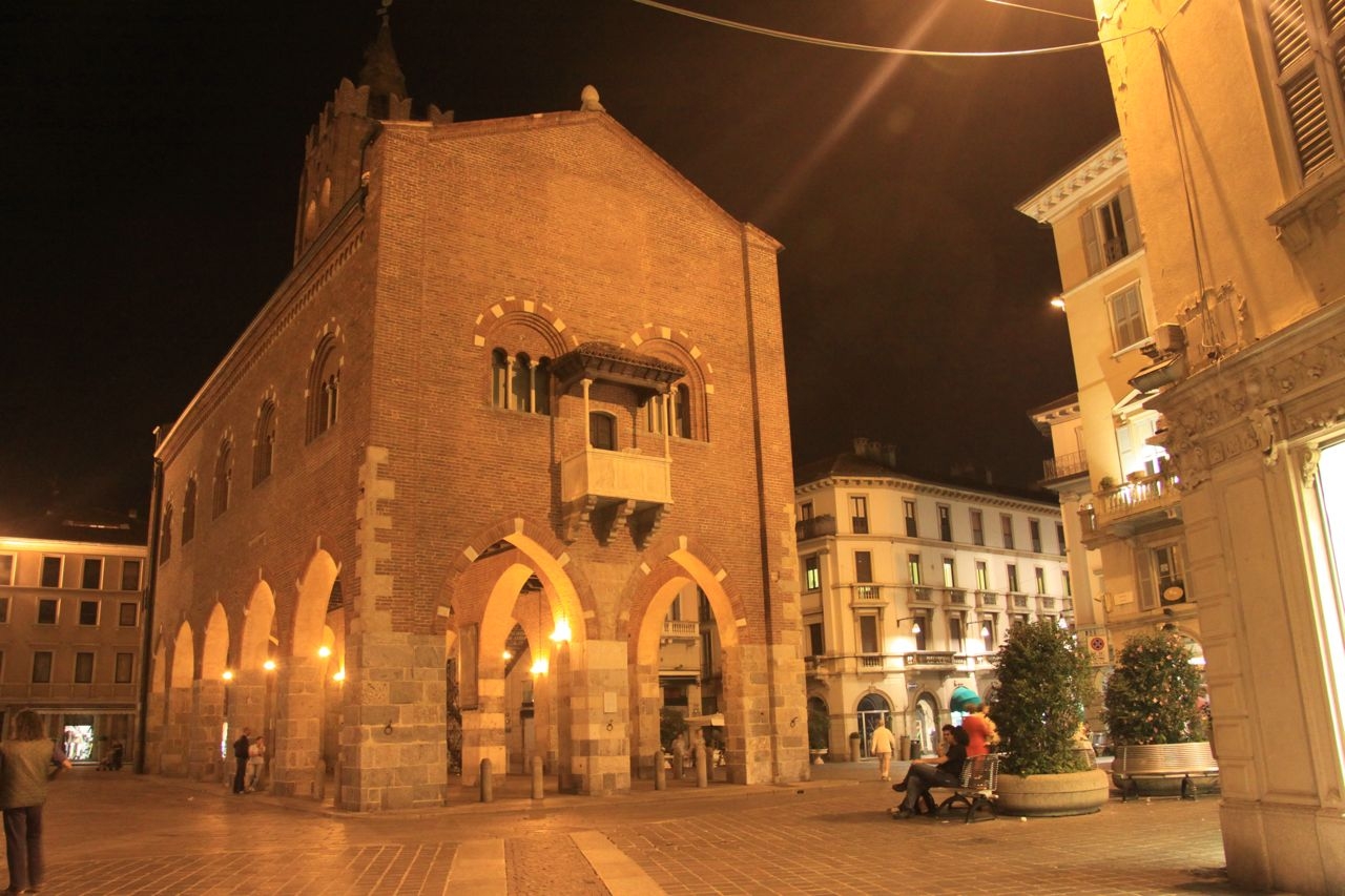 Il Comune vara la nuova ordinanza sulla movida: in alcune zone cambiano gli orari di chiusura dei locali