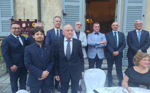 Il Lions Club di Merate rompe la tradizione, confermato Giovanni Romagnano alla guida
