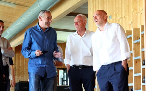 Il primo giorno a Zingonia visto con gli occhi di Sarri: campi, dirigenti, tifosi. E sorrisi