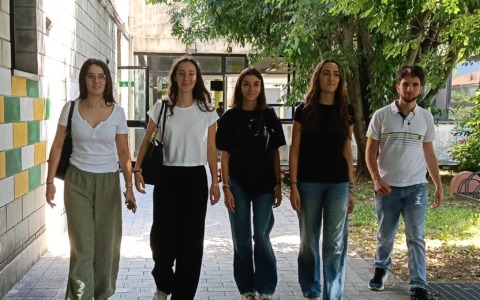 Il primo respiro della Maturità 2026: emozioni, ansia e sogni tra i banchi lecchesi