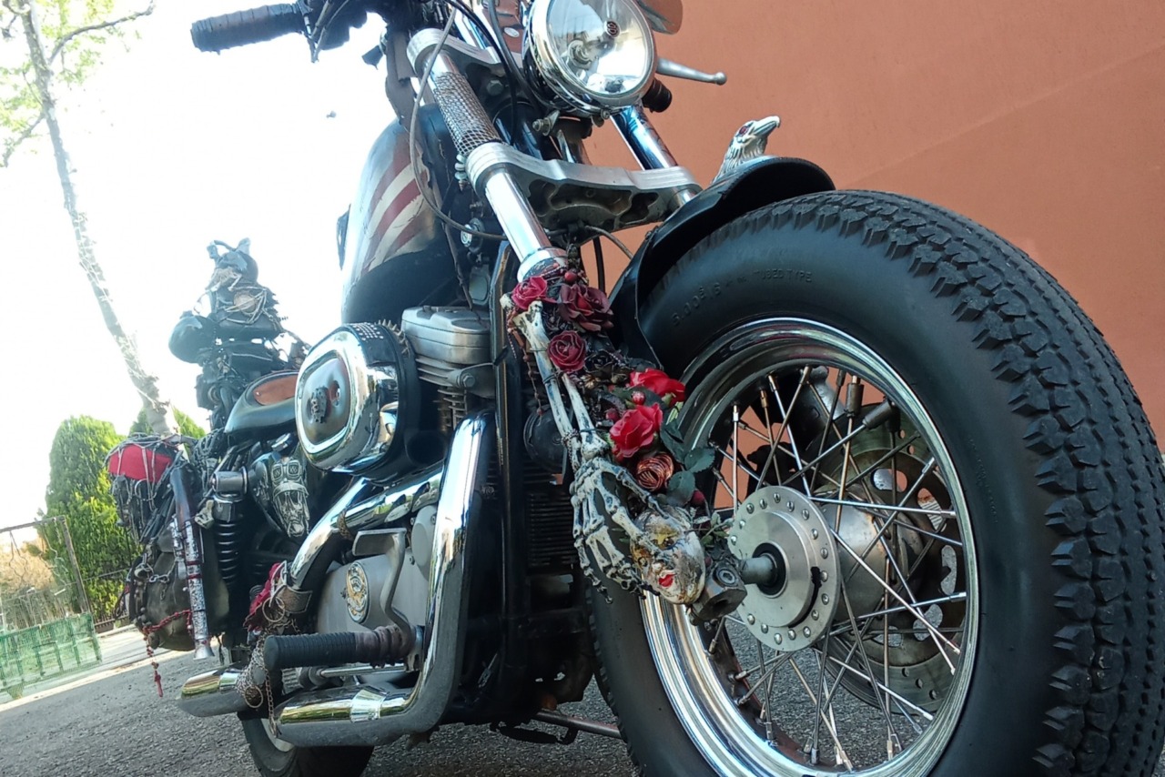 In piazza Garibaldi la Harley Davidson “Pirata” di Johnny Depp