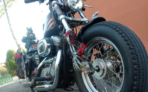In piazza Garibaldi la Harley Davidson “Pirata” di Johnny Depp