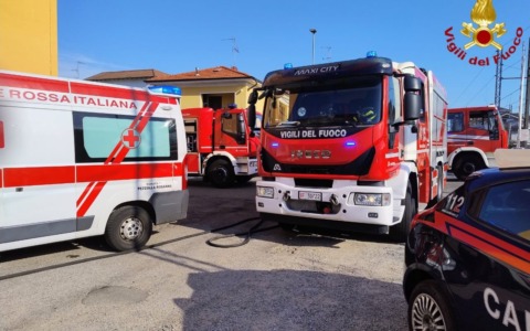 Incendio a Oleggio: intervengono i vigili del fuoco