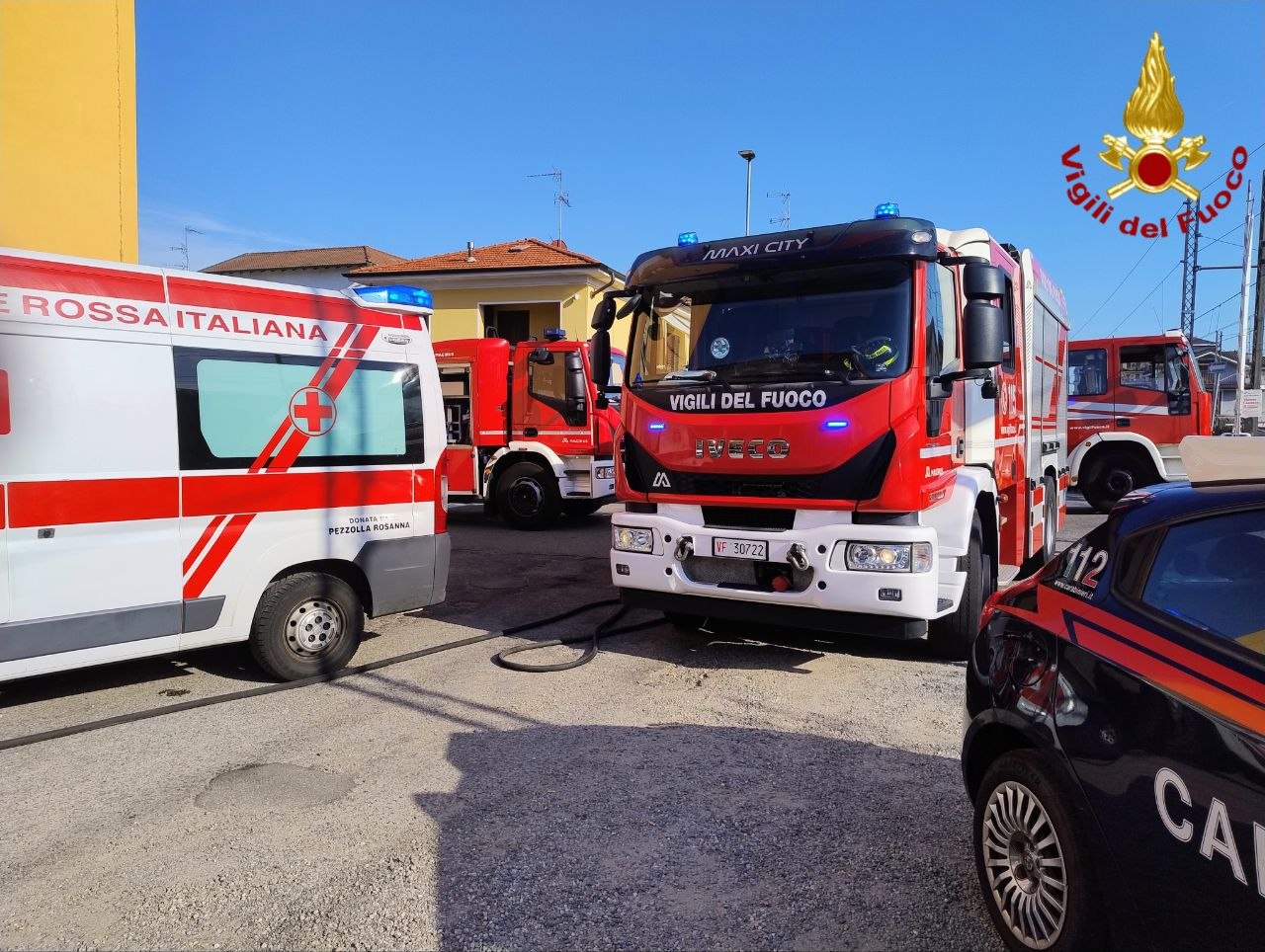 Incendio a Oleggio: intervengono i vigili del fuoco