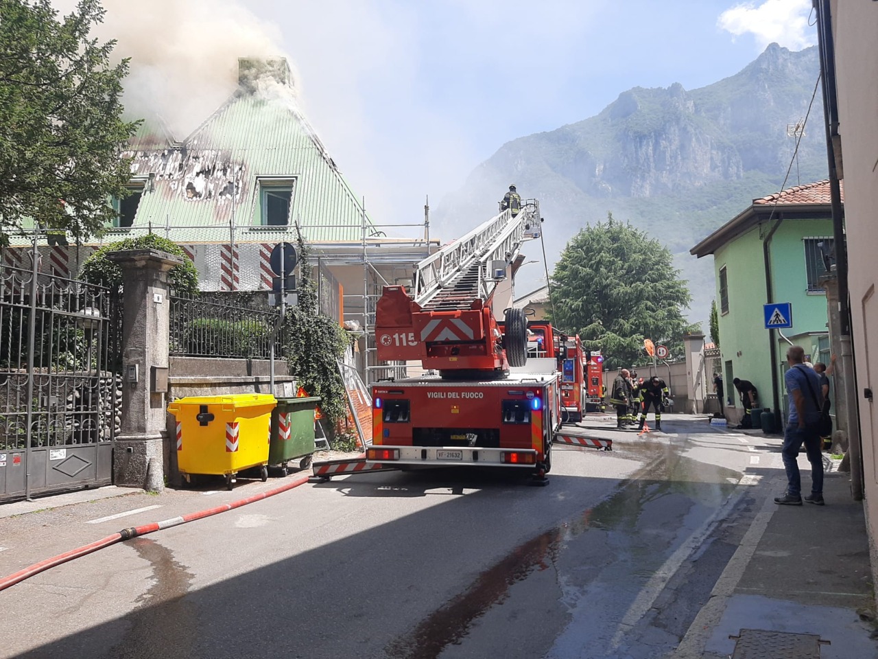 Incendio all’asilo nido di Bonacina: “Una ferita per la città, ma priorità alle famiglie”
