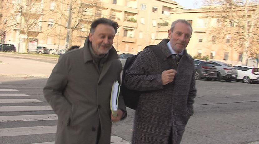 Inchiesta chioschi, il giudice vieta a Secci di vedere i figli. L’avvocato Archidiacono: “Sconcertante”