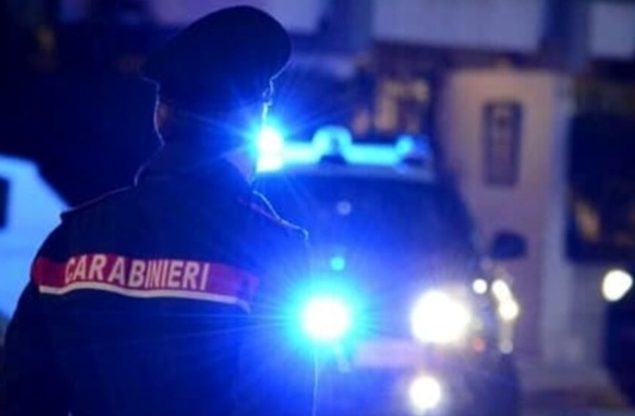 Incidente in via Ruggero Manna: 22enne denunciato per guida in stato di ebbrezza