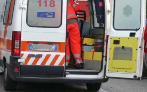 Incidente mortale in strada Traforo del Pino: scontro tra auto e moto all’altezza di Villa Sassi