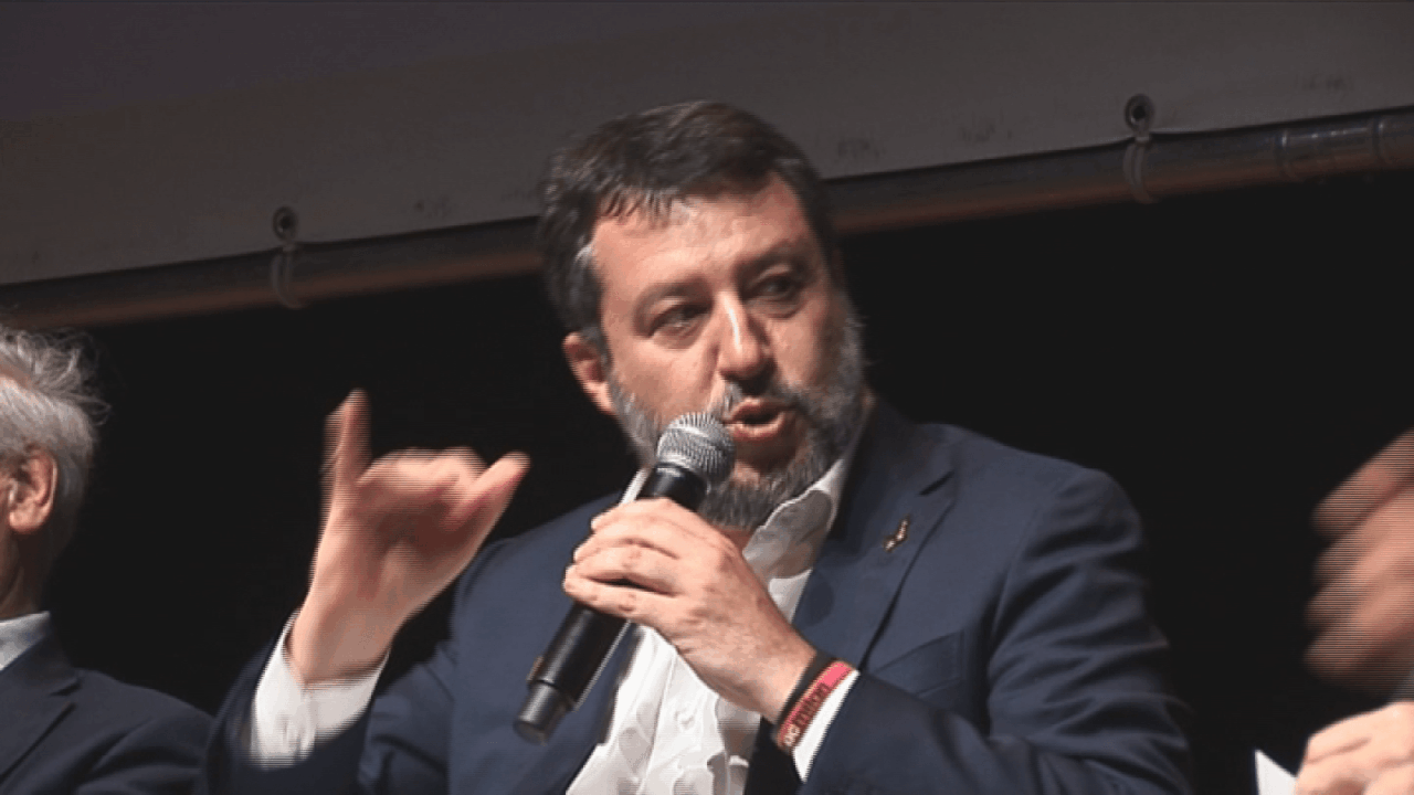 Incidenti stradali, il vicepremier Salvini: “Troppi giovani morti, faremo una riunione sulla sicurezza stradale”