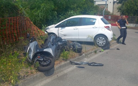 Incidente tra auto e moto: 33enne trasportato in ospedale in codice rosso