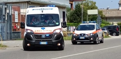 Infortunio sul lavoro: bancale da mezza tonnellata finisce addosso a una 66enne