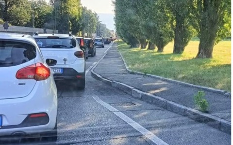 Ingorghi e lunghe code dall’inizio del lavori Smat in centro città