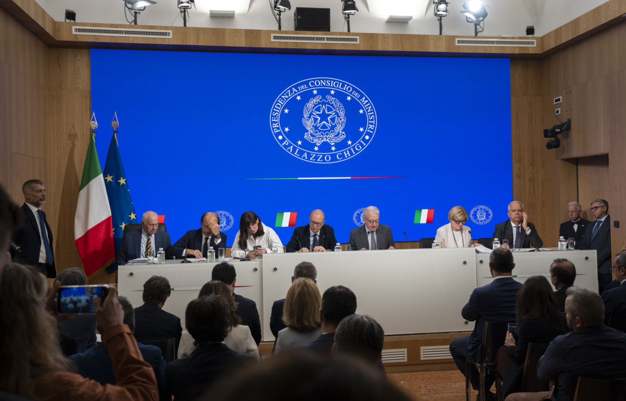 Intelligenza artificiale: dal Governo pacchetto di regole per scuola, lavoro, Polizia