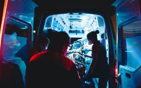 Interventi 118 a Pavia tra martedì 16 e mercoledì 17 giugno 2026: incidenti stradali, rissa e malori