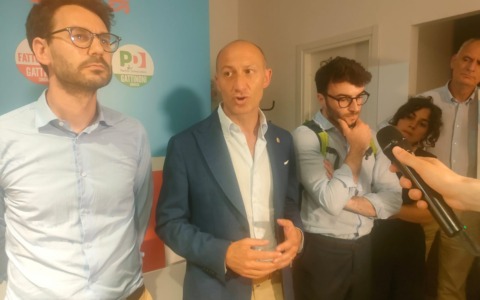 “Io scelgo Mauro”: il centrosinistra chiude la campagna elettorale con una camminata in città