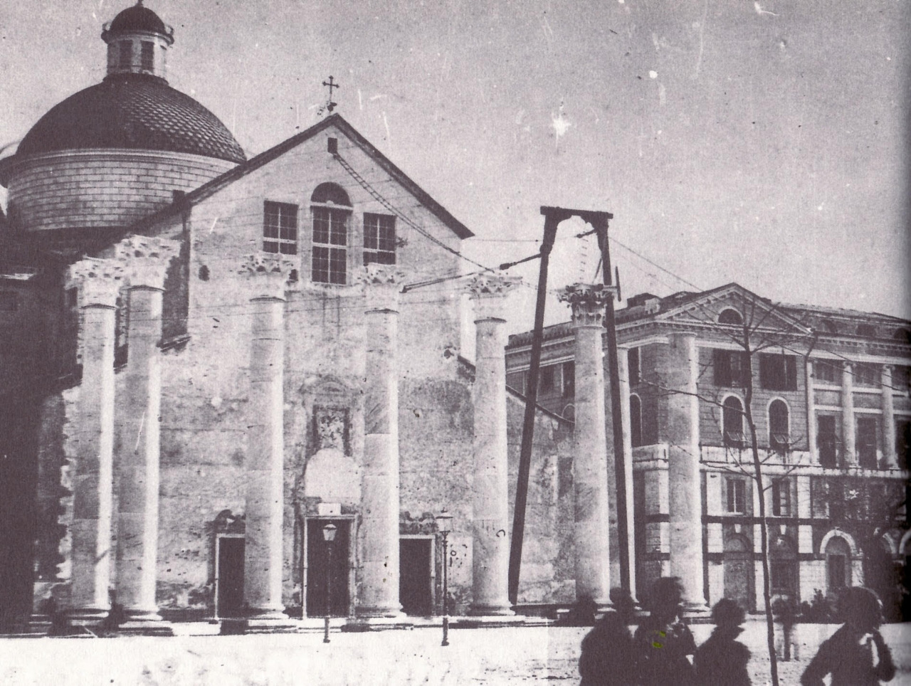 La cattedrale e il suo pronao, martedì 30 giugno una storia cittadina