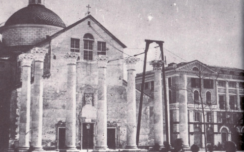 La cattedrale e il suo pronao, martedì 30 giugno una storia cittadina