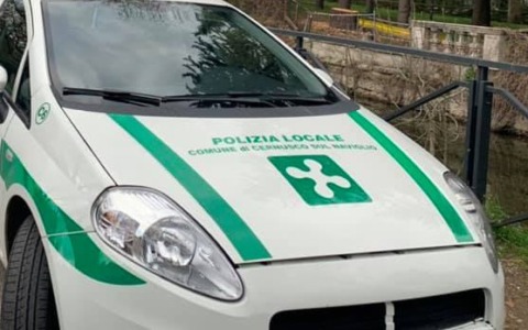 La Polizia Locale multa un veicolo… del Comune. Caccia al responsabile