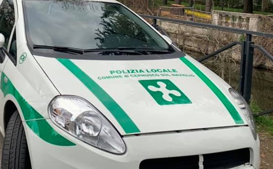 La Polizia Locale multa un veicolo… del Comune. Caccia al responsabile