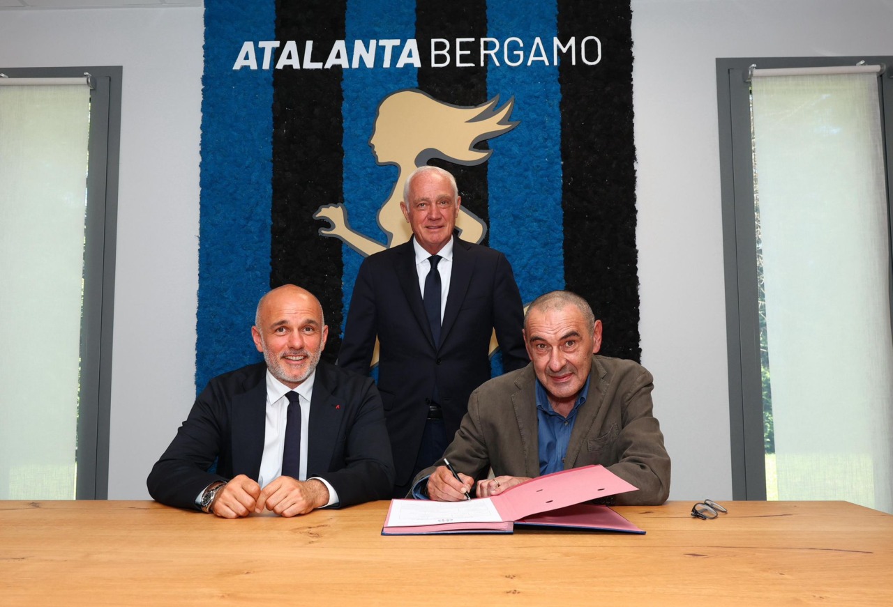 L’attesa è finita, è arrivato l’annuncio ufficiale: Maurizio Sarri è il nuovo allenatore dell’Atalanta