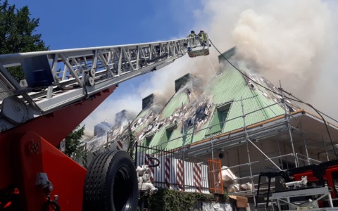 Lecco: devastante  incendio nel nuovo asilo “Archimede” in costruzione a Bonacina. “Tenete le finestre chiuse”