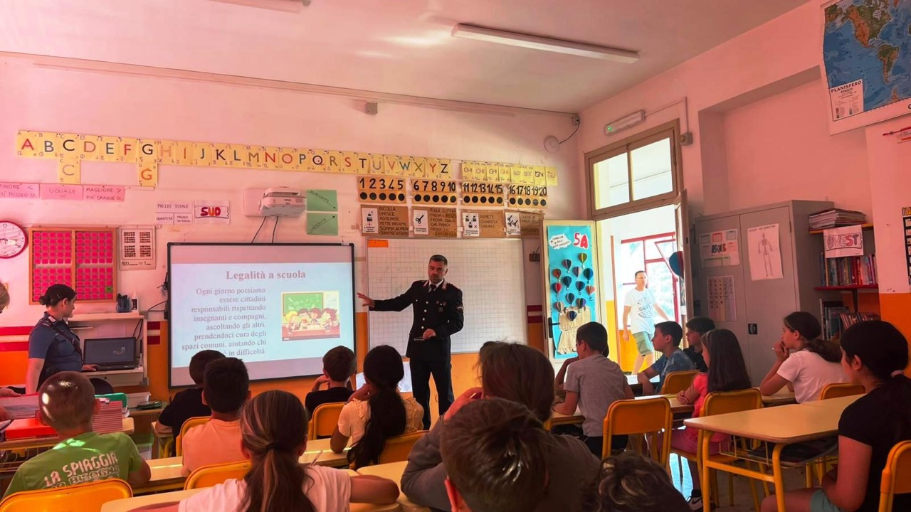 Legalità tra i banchi, si chiude il ciclo di incontri dei Carabinieri nelle scuole biellesi