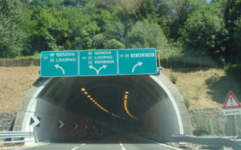 Liguria, tregua cantieri per l’estate: dopo 7 anni torna la terza corsia sulla A26