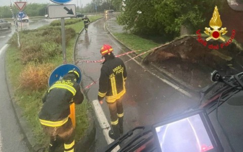 Maltempo in Lombardia: 127 interventi dei Vigili del fuoco, 19 nel Lecchese