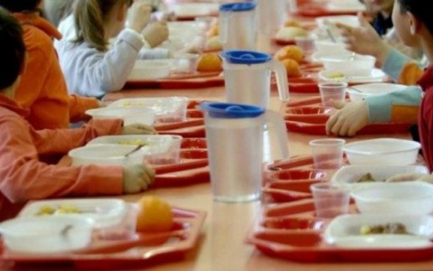 Mense scolastiche, Bergamo è ancora la città lombarda più cara: per ogni alunno si spendono 126 euro al mese