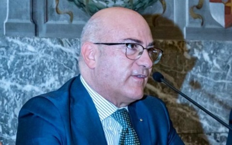 Monopattini e bici elettriche, Priano (FdI) presenta mozione per vietare circolazione nelle zone pedonali