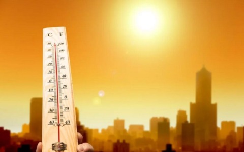 Ondata di calore, Bertolaso lancia l’allarme: “Alcuni pronto soccorso sono già in criticità”