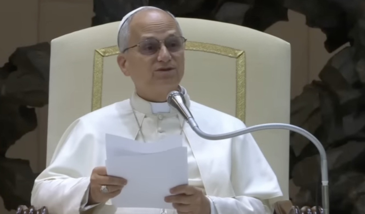 Papa Leone: “Non posso non pensare a quanto denaro viene sprecato per uccidere”