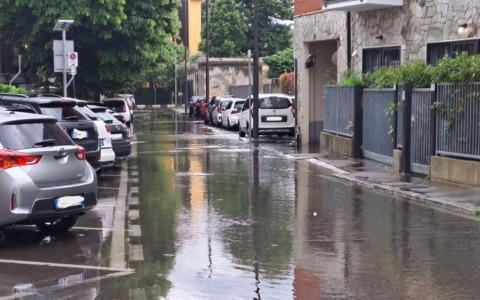 Passato il nubifragio restano le criticità per le strade finite ancora una volta sott’acqua