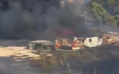 Paura per un vasto incendio in città
