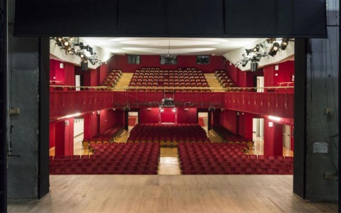 Piccolo Teatro, la stagione dell’80° anniversario guarda al tempo: 56 spettacoli tra memoria e futuro