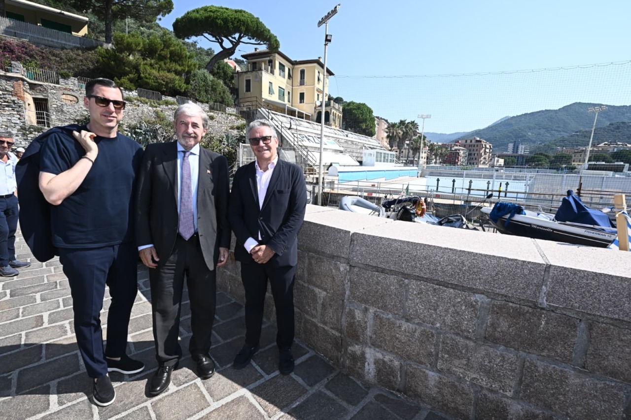 Piscina e ponte di raccordo con il casello autostradale, sopralluogo di Regione Liguria