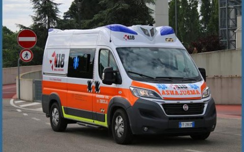 Precipita con il deltaplano, salvato un 63enne