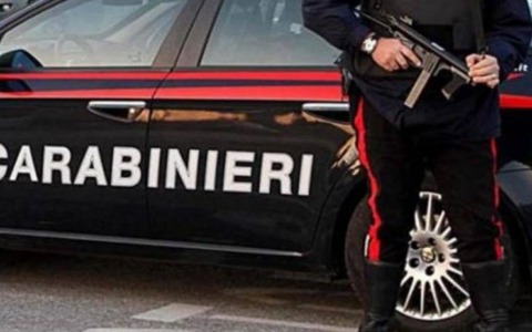 Predosa, lite al bar degenera: uomo torna con un martello e viene fermato dai Carabinieri