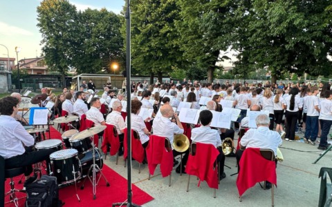 Progetto banda: i ragazzi della Filzi hanno suonato insieme ai musicisti della Santa Cecilia