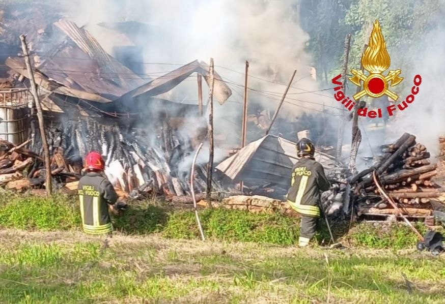 Provaglio d’Iseo: a fuoco una baracca