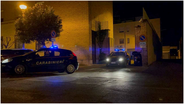Provoca scompiglio un locale e minaccia i carabinieri, denunciato