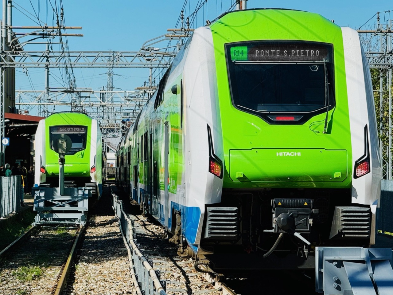 Quattro nuovi treni Caravaggio sulla Milano-Ponte San Pietro (ma verso Bergamo proseguono i disagi)