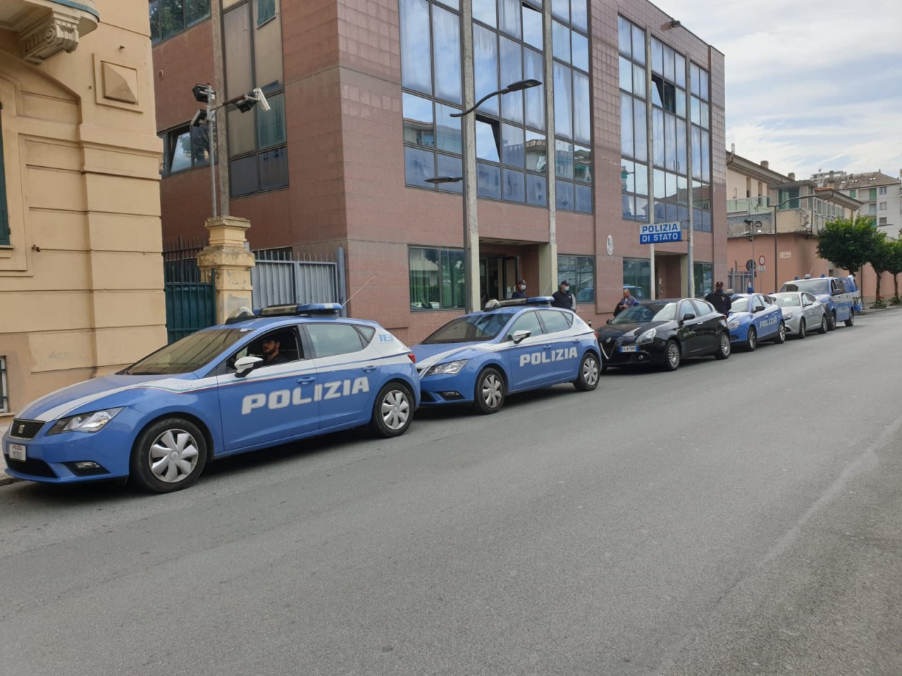 Rapallo, aggredisce un’operatrice sanitaria durante un soccorso: arrestata una donna di 50 anni